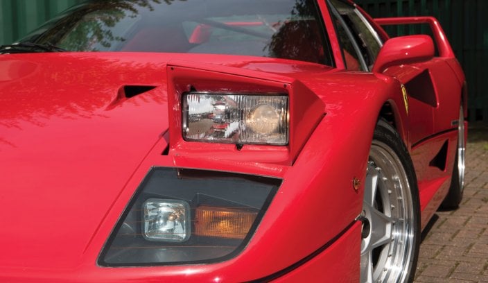 Otwierane światła Ferrari F40