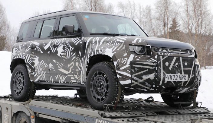 2024 Land Rover Defender SVR