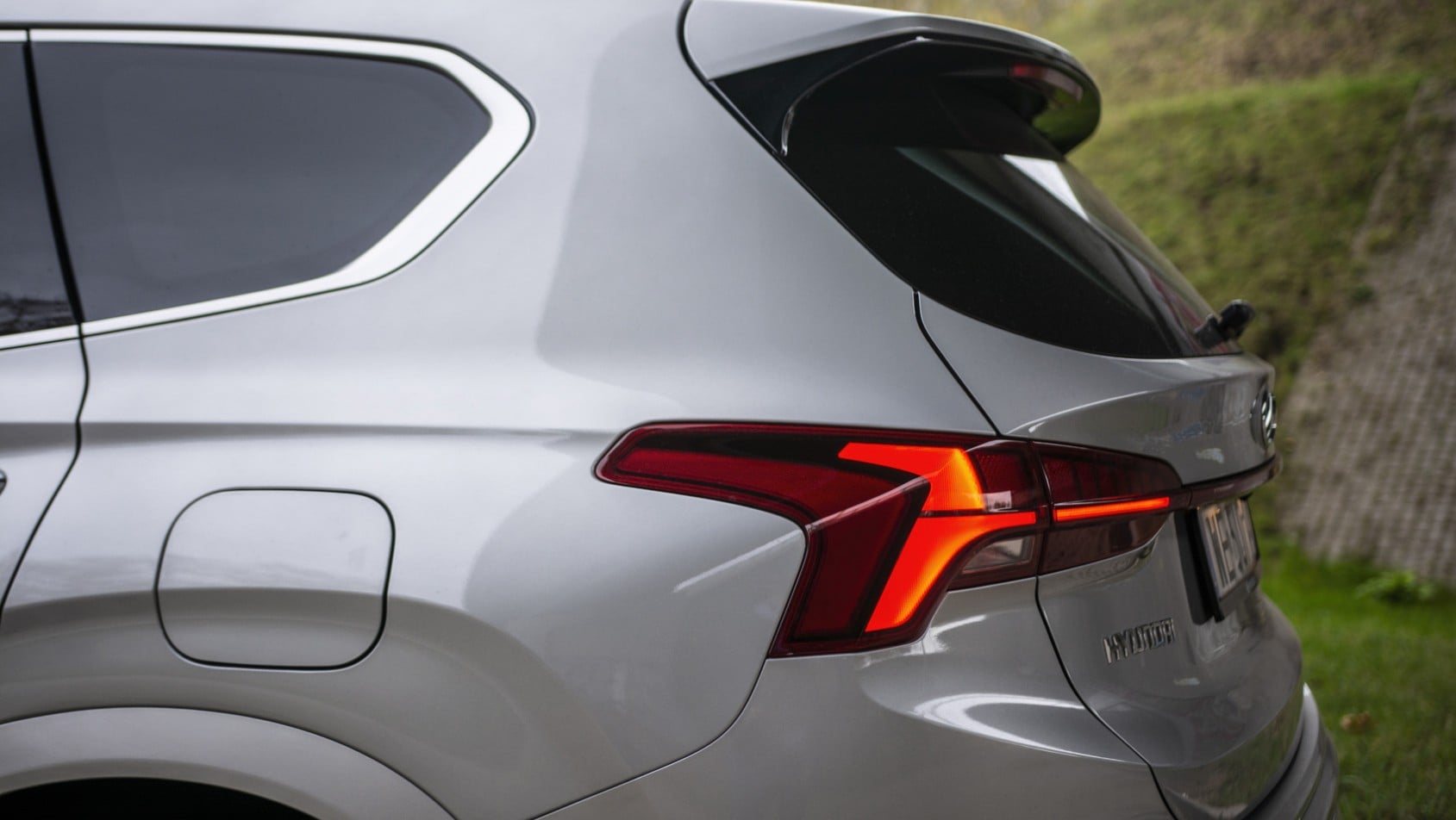 Hyundai Santa Fe PHEV detal tyłu