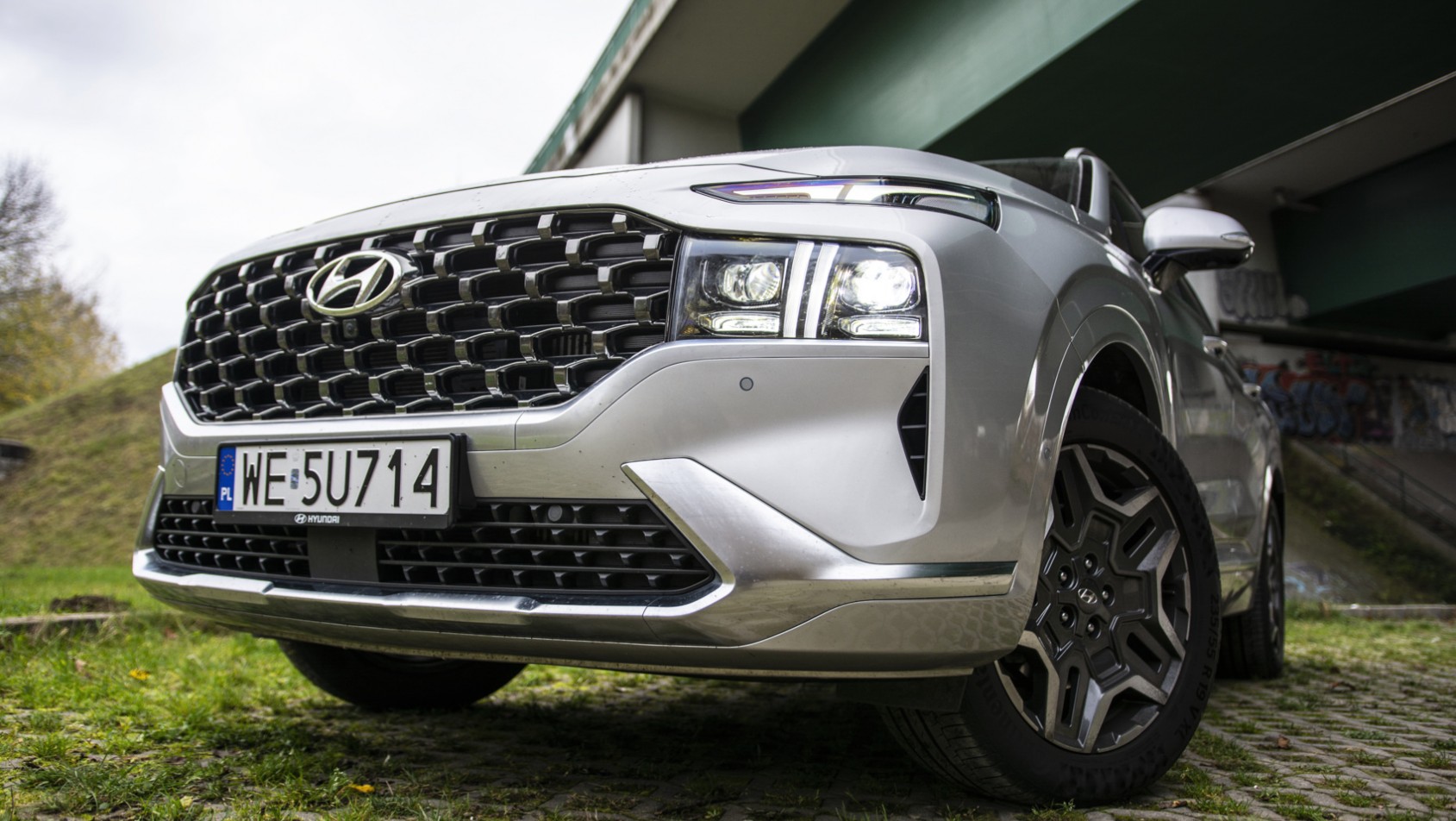 Hyundai Santa Fe PHEV grill