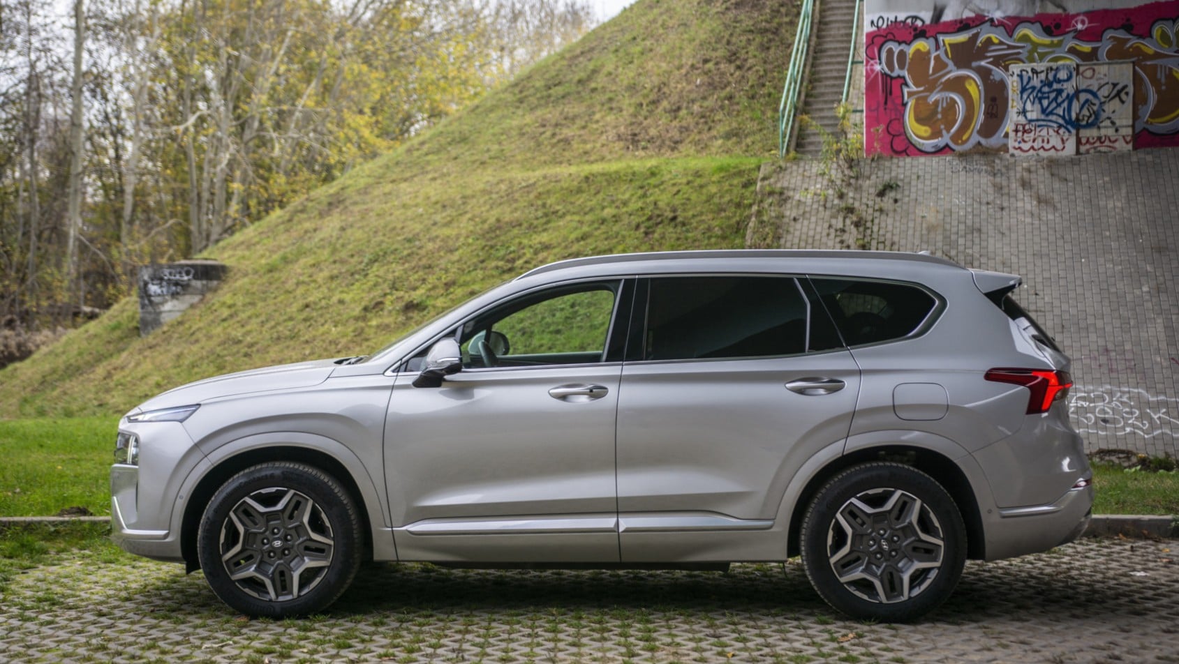 Hyundai Santa Fe PHEV profil
