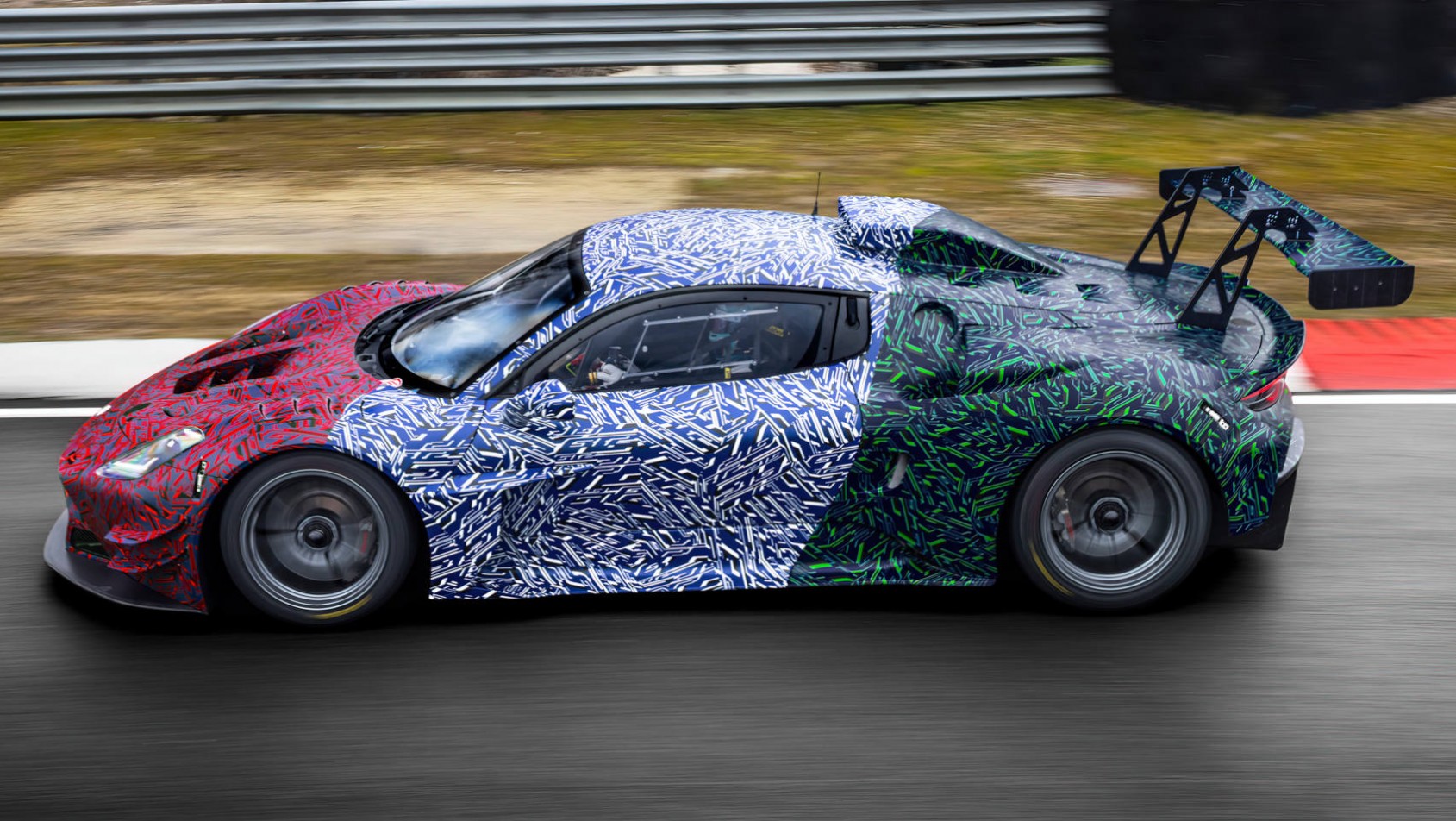 Maserati MC20 GT2 Maserati MC20 GT2 kamuflaż profil