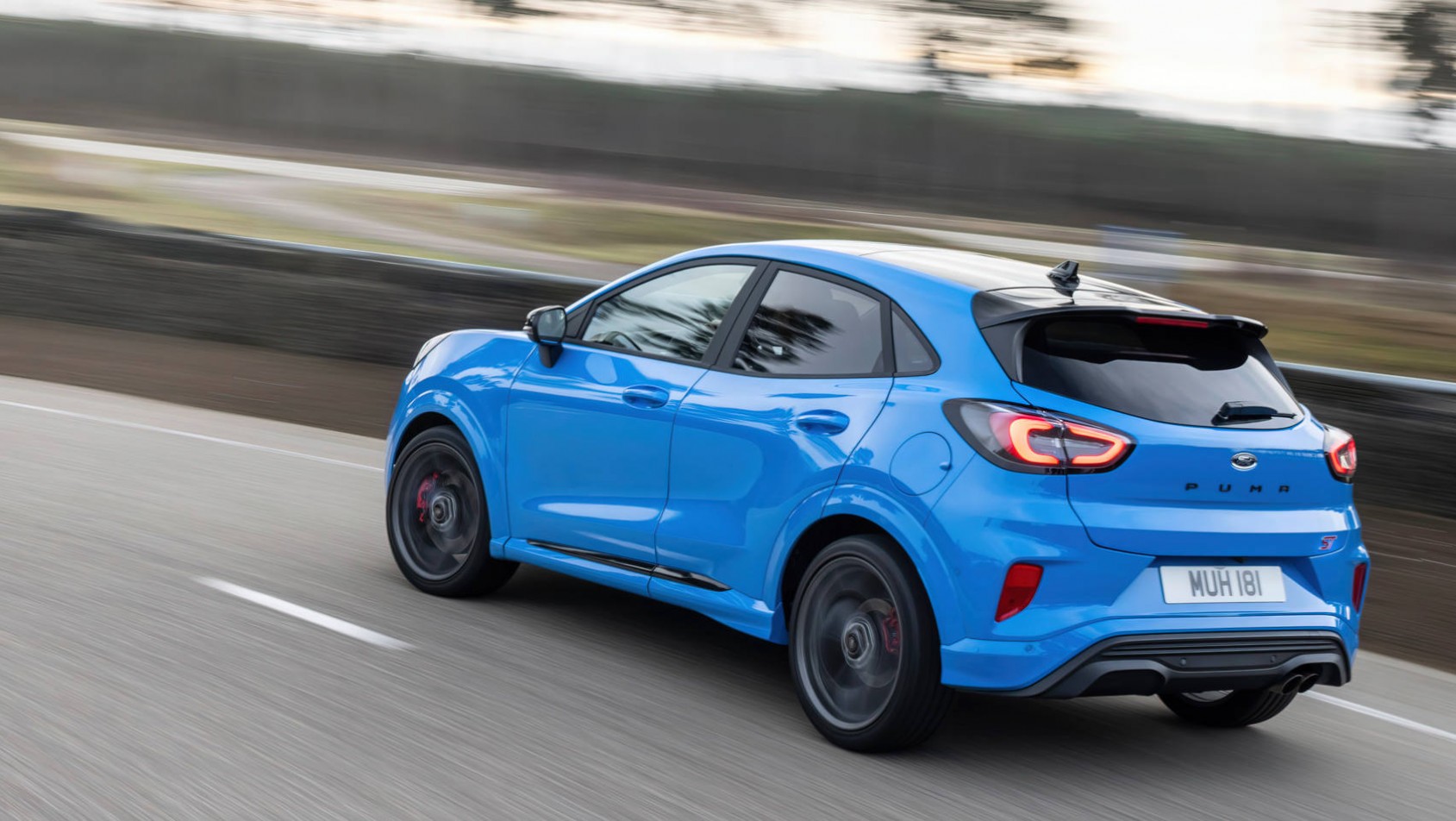 Ford Puma ST Ford Puma ST lewy tył dynamiczne