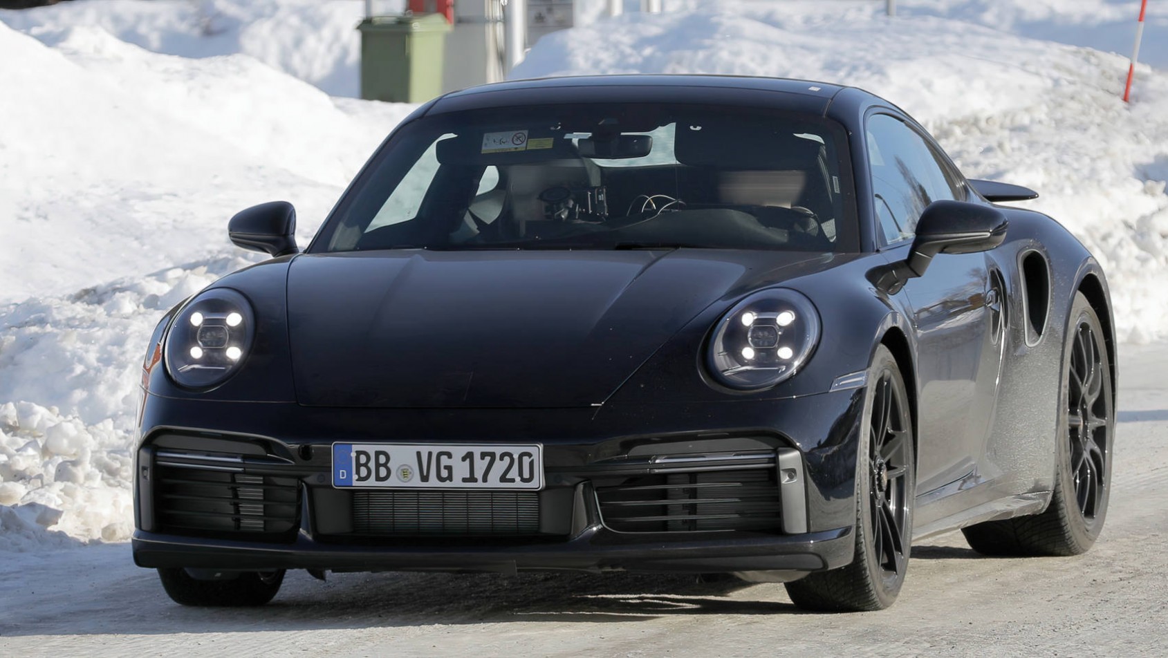 Porsche 911 (992.2) Turbo spyshot przód