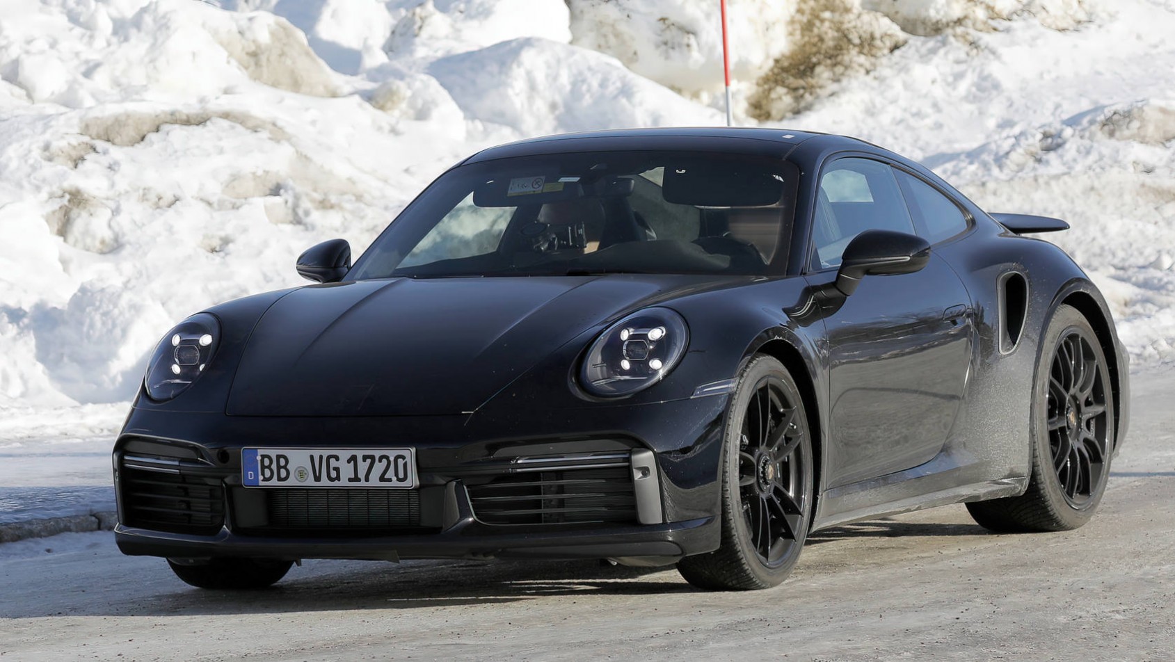 Porsche 911 (992.2) Turbo spyshot lewy przód