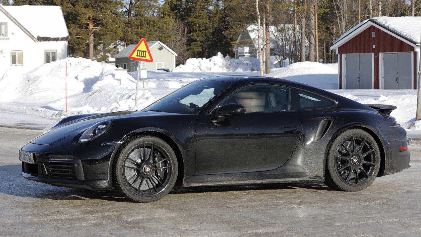 Porsche 911 (992.2) Turbo spyshot profil lewy