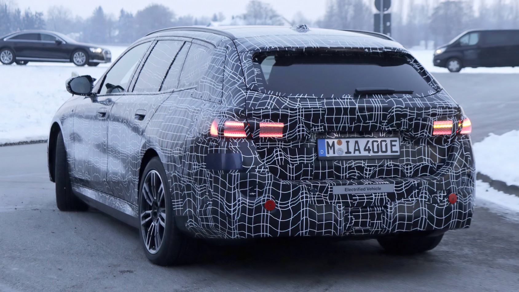 2023 BMW i5 Touring spyshot tył