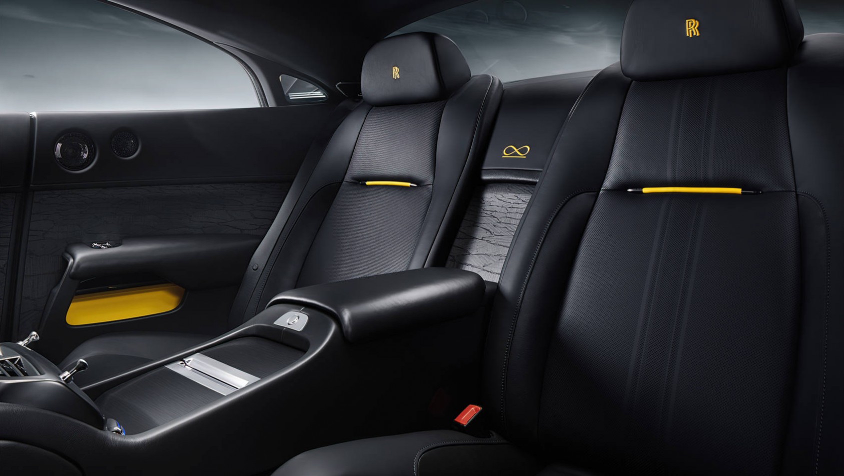 Rolls-Royce Wraith Black Arrow tylne fotele