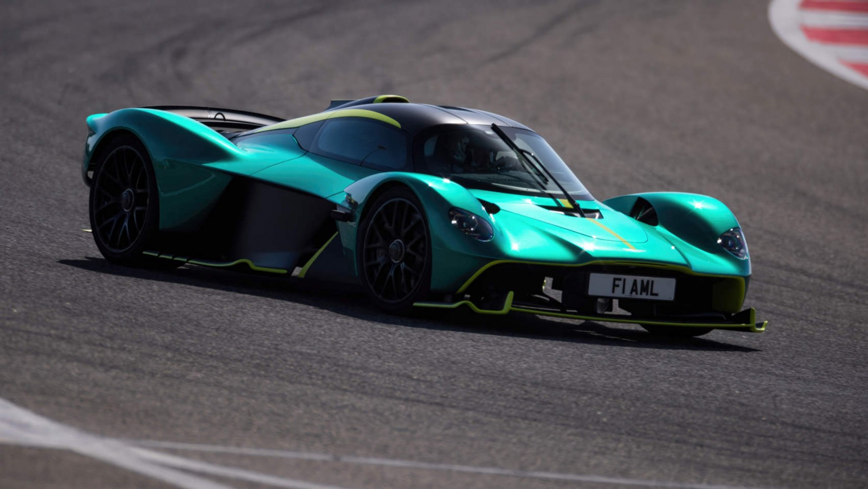 Aston Martin Valkyrie Aston Martin Valkyrie na torze podczas testów