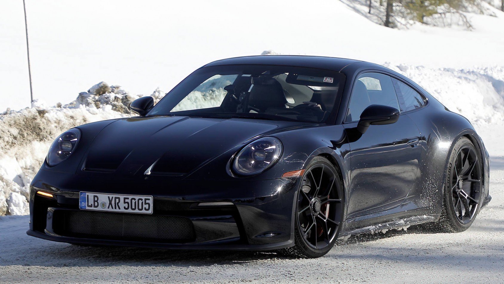 Porsche 911 GT3 2024 Porsche 911 992.2 GT3 Touring spyshot lewy przód