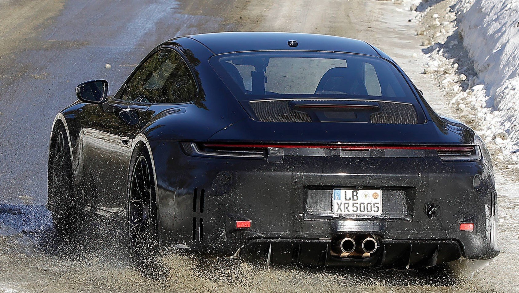 Porsche 911 GT3 2024 Porsche 911 992.2 GT3 spyshot Touring zderzak tylny