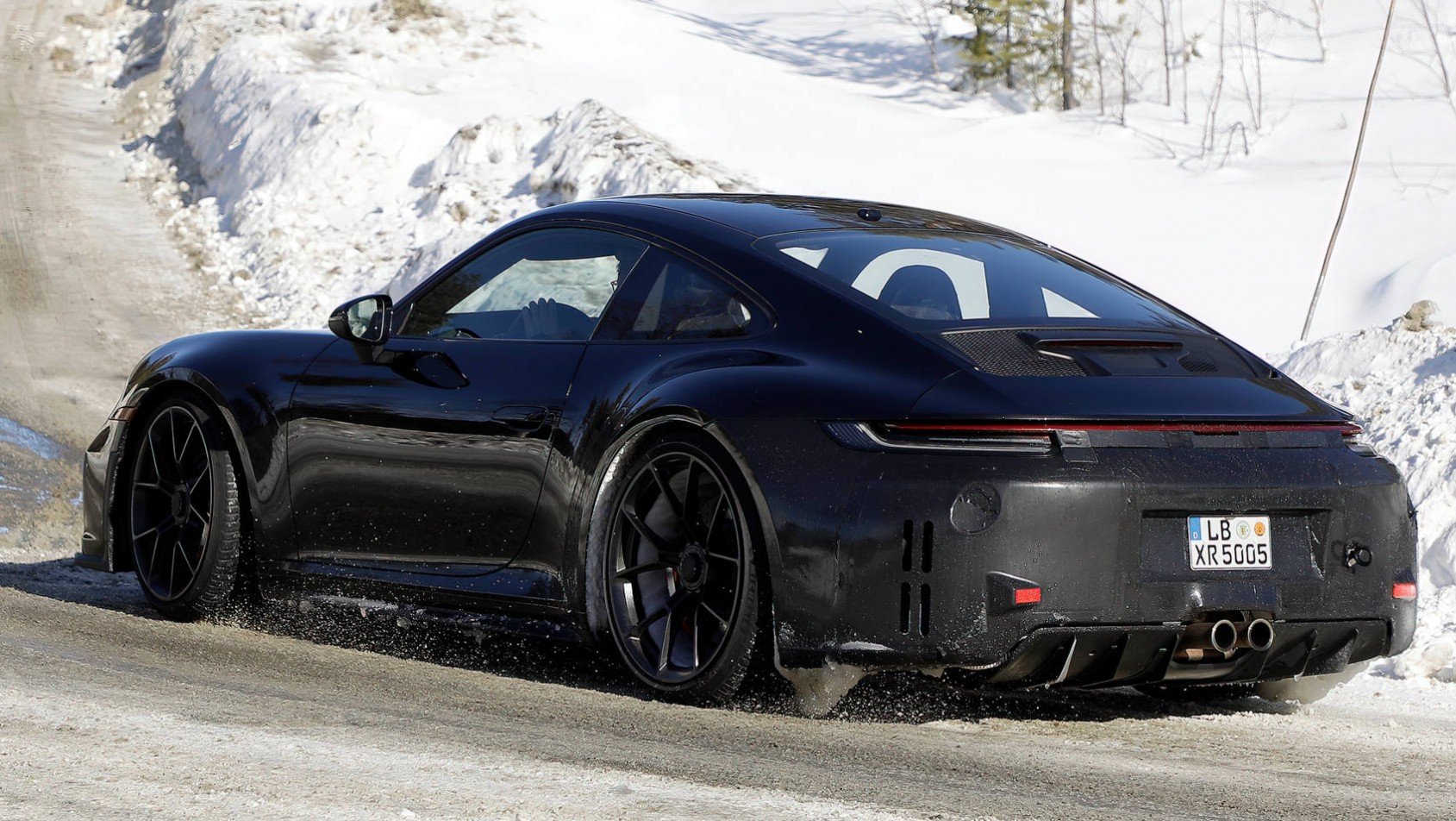 Porsche 911 GT3 2024 Porsche 911 992.2 GT3 spyshot Touring tył