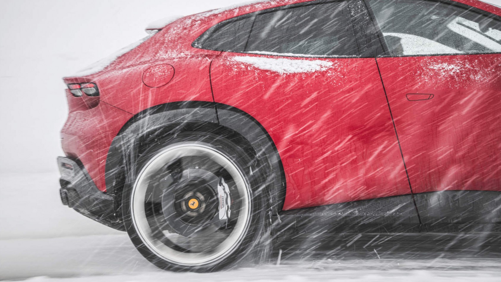 Ferrari Purosangue Ferrari Purosangue - podczas przyśpieszania