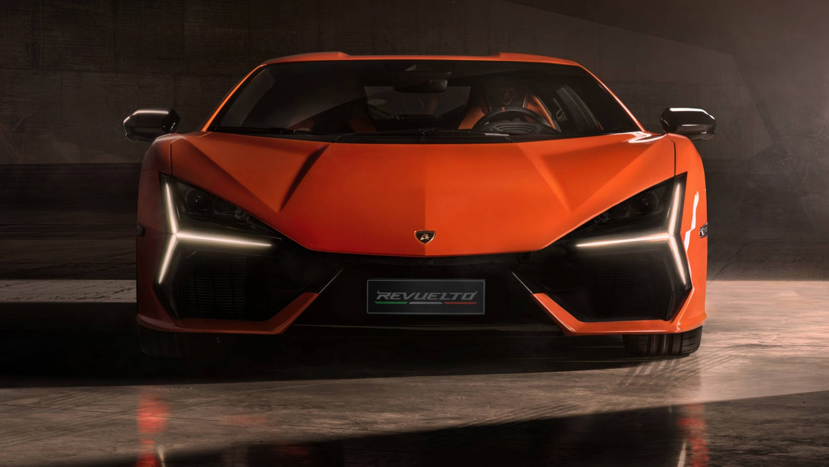 Lamborghini Revuelto przód