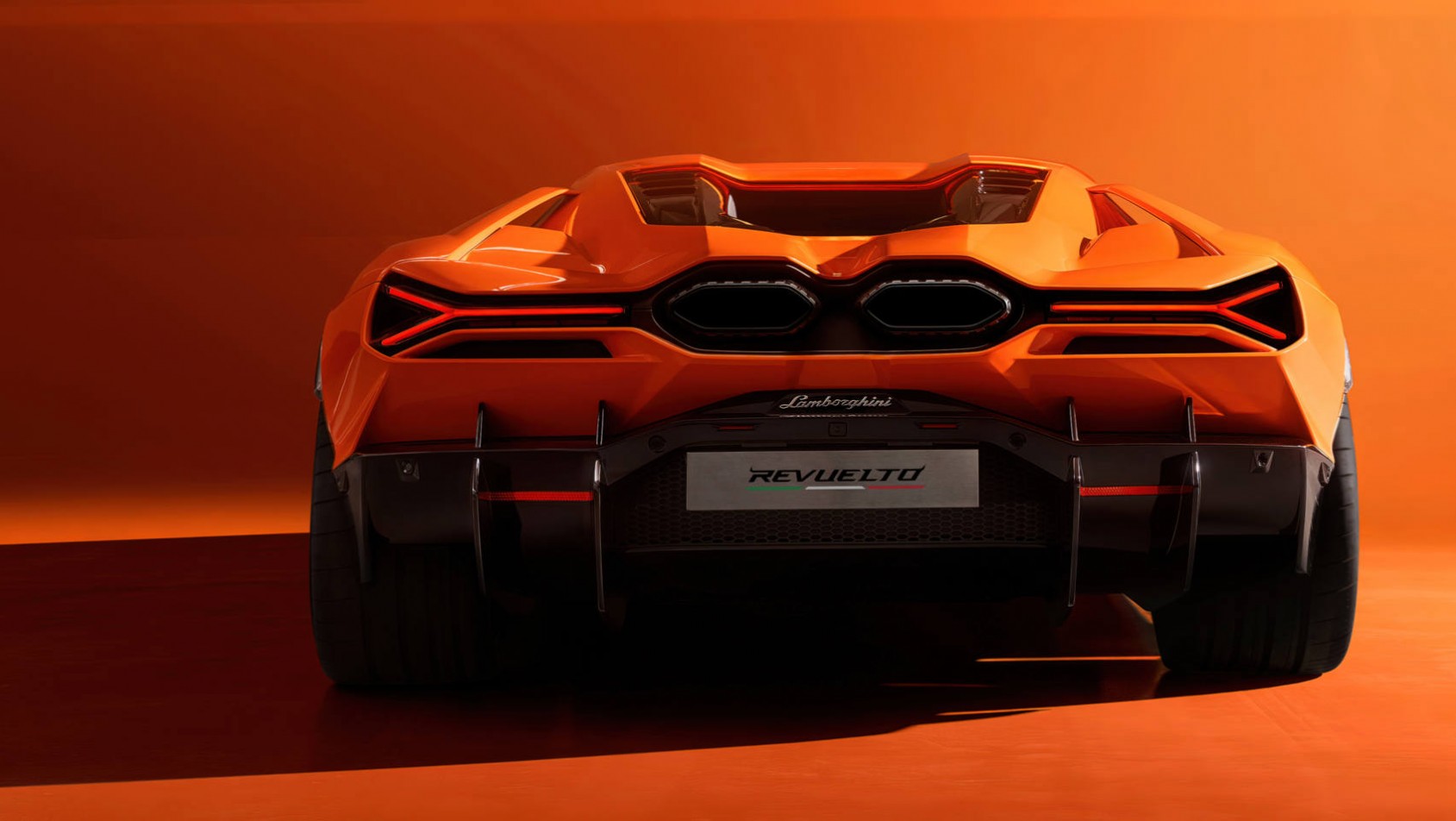 Lamborghini Revuelto kształt tyłu