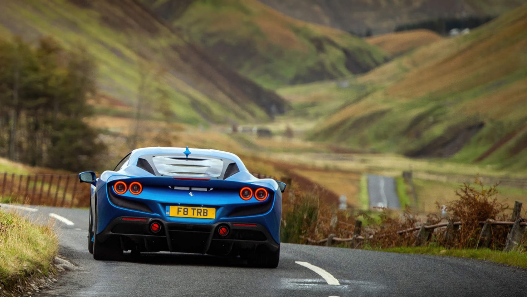 Ferrari F8 Tributo - tył auta