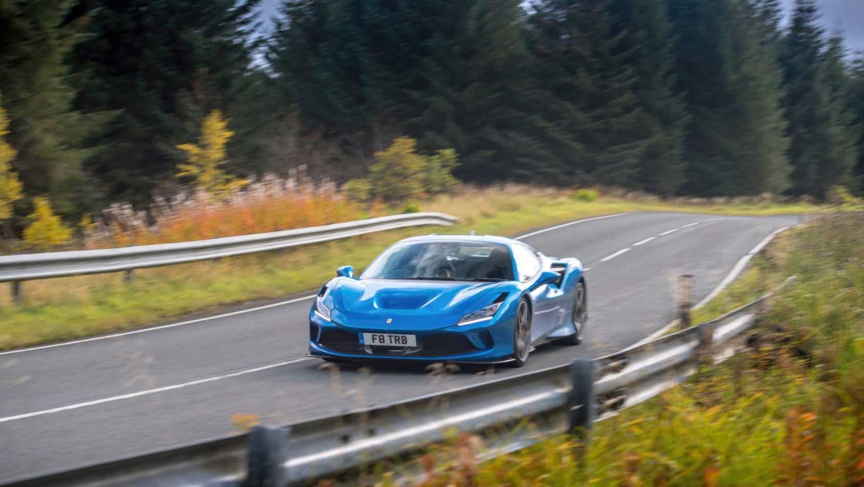 Ferrari F8 Tributo podczast testów EVO Magazine