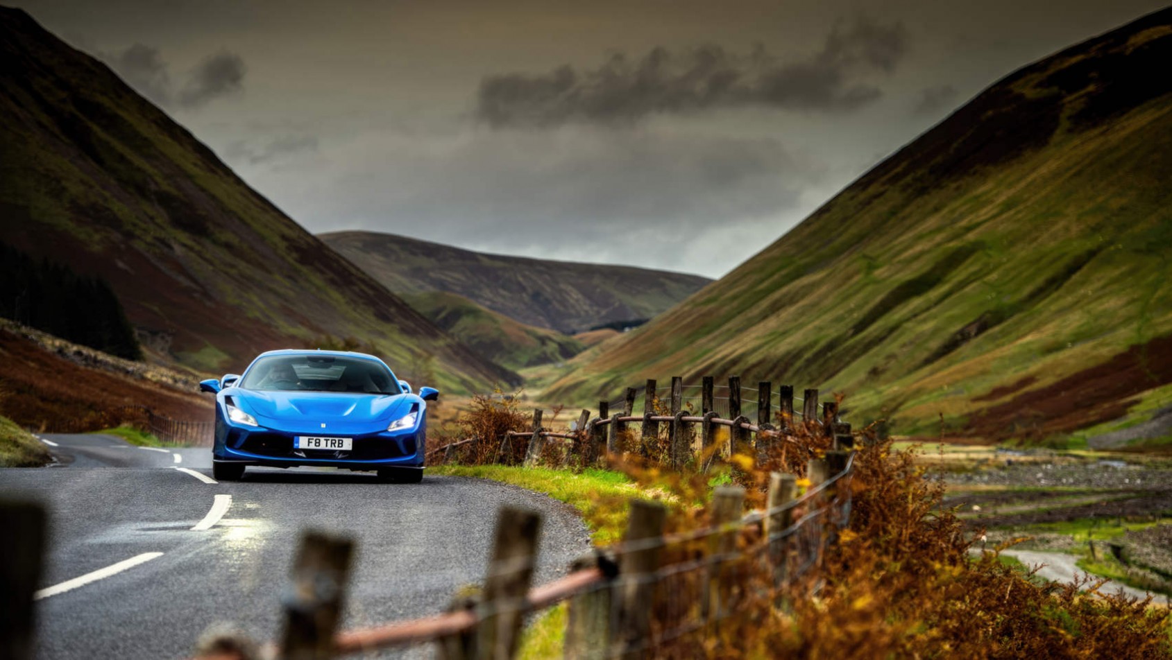 Ferrari F8 Tributo - front auta