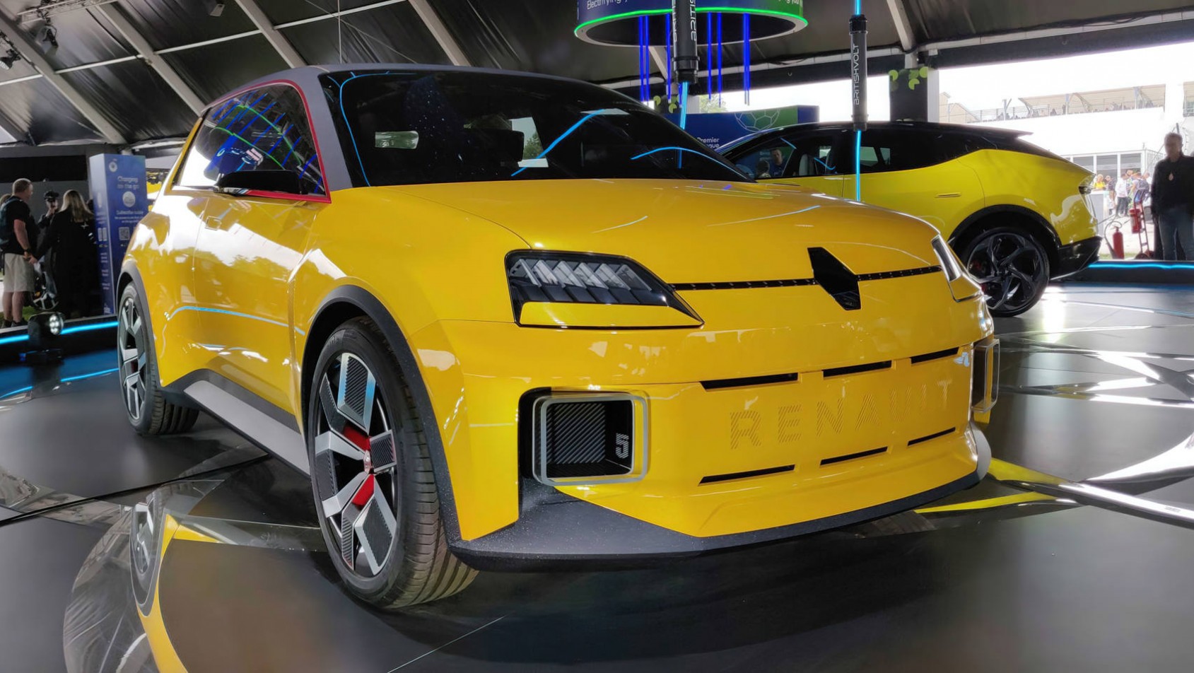 Renault 5 2024 Renault 5 EV prototyp przód