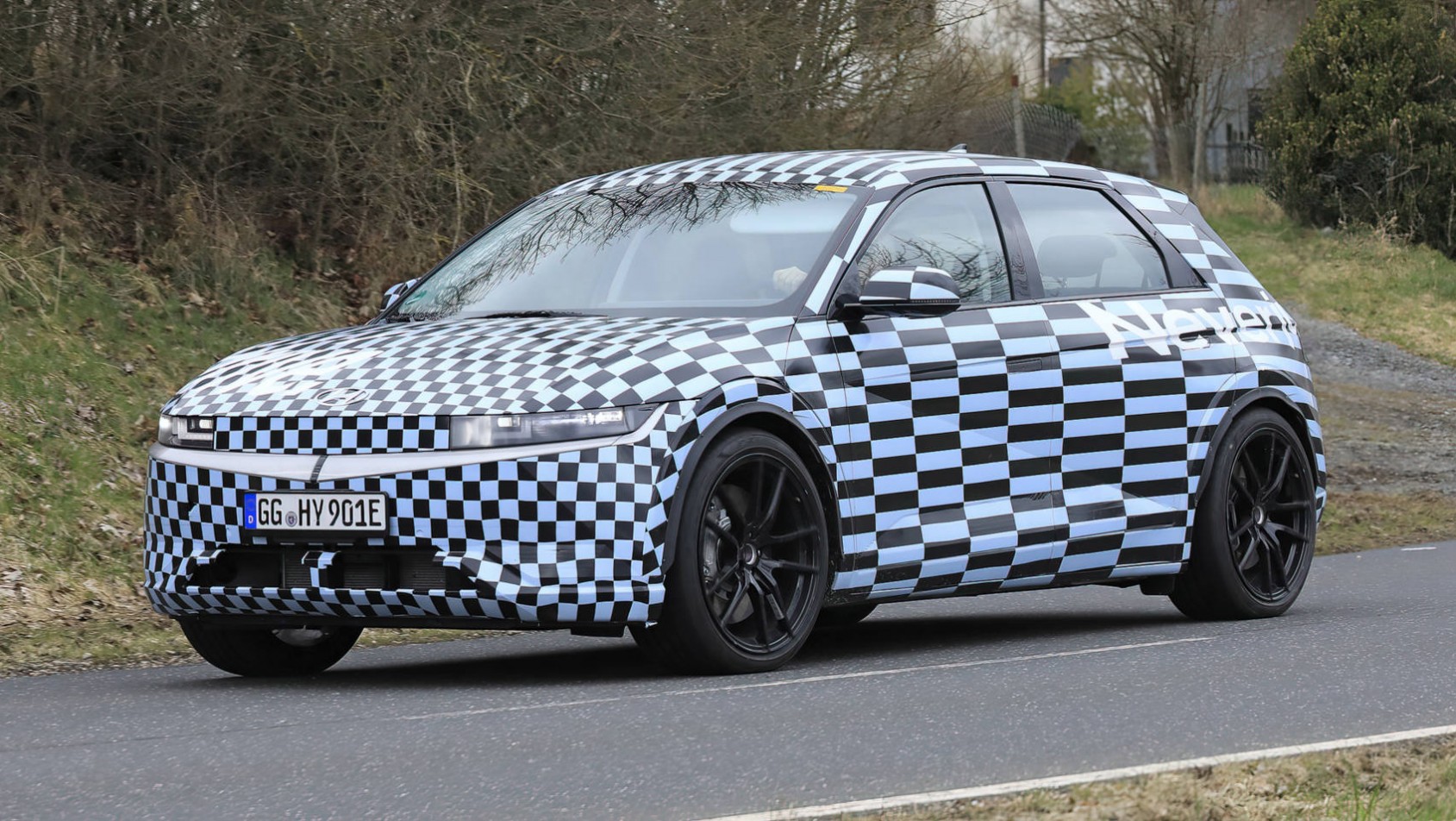 Hyundai Ioniq 5 Hyundai Ioniq 5 N spyshot lewy przód