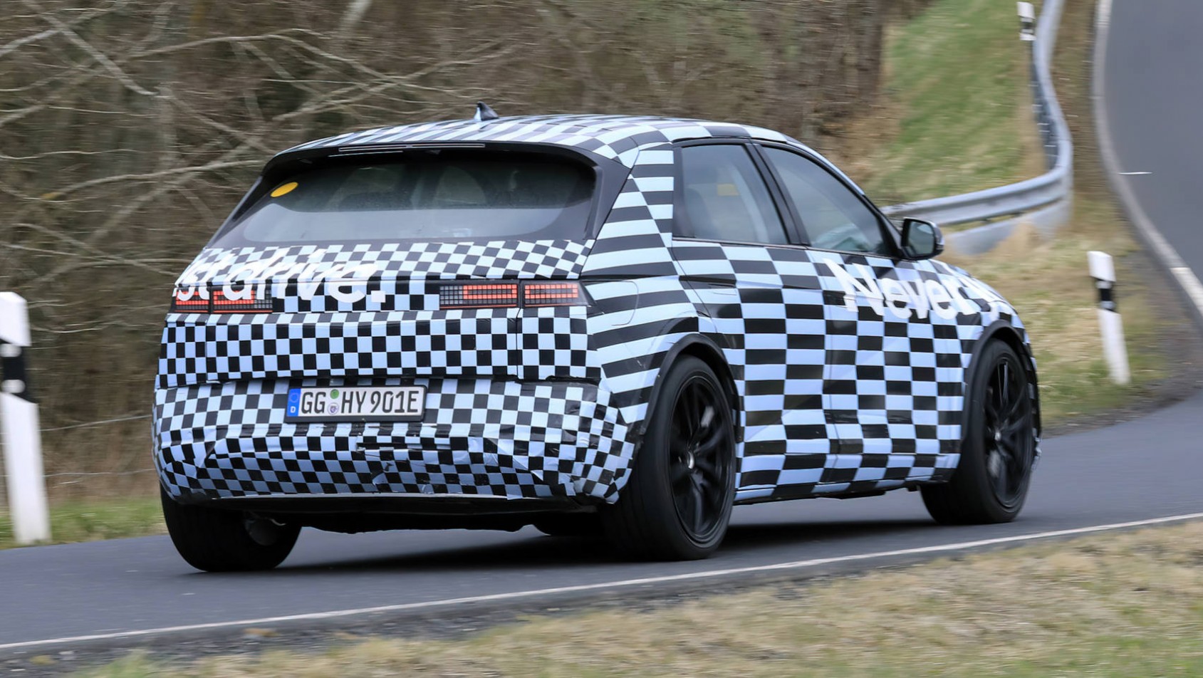 Hyundai Ioniq 5 Hyundai Ioniq 5 N spyshot prawy tył