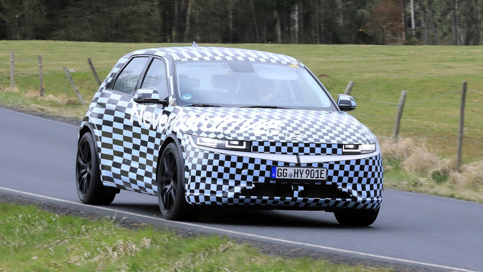 Hyundai Ioniq 5 Hyundai Ioniq 5 N spyshot przód