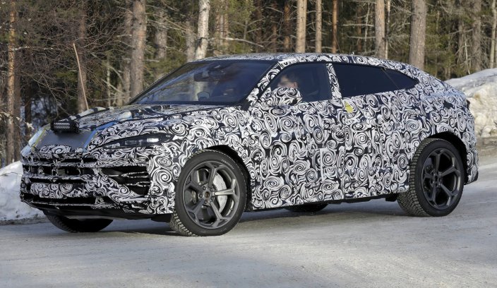 2024 Lamborghini Urus PHEV spyshot