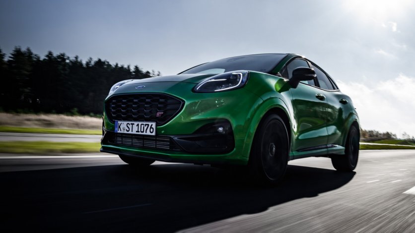 Ford Puma ST ma nową wersję - 1.0 Ecoboost MHEV z automatem Powershift