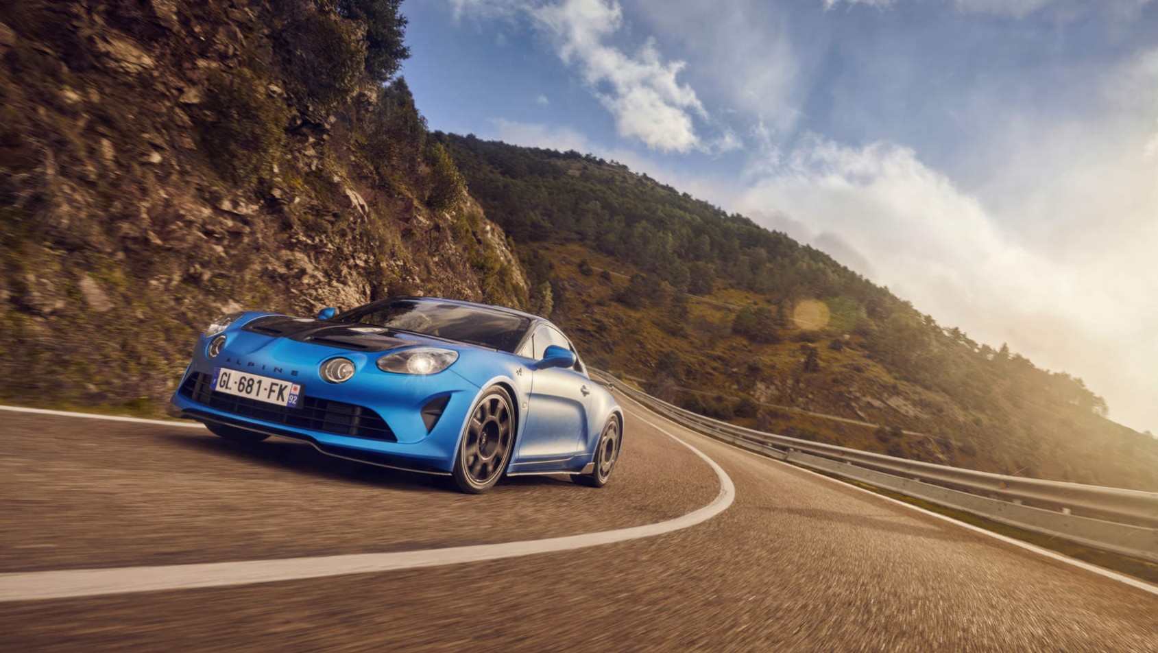 Alpine A110 R Alpine A110 R na górskiej drodze