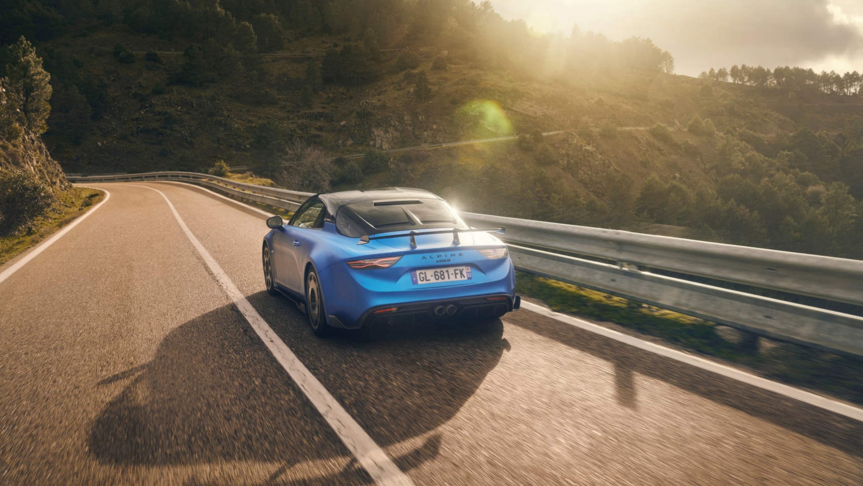 Alpine A110 R Alpine A110 R - na tle zachodzącego słońca