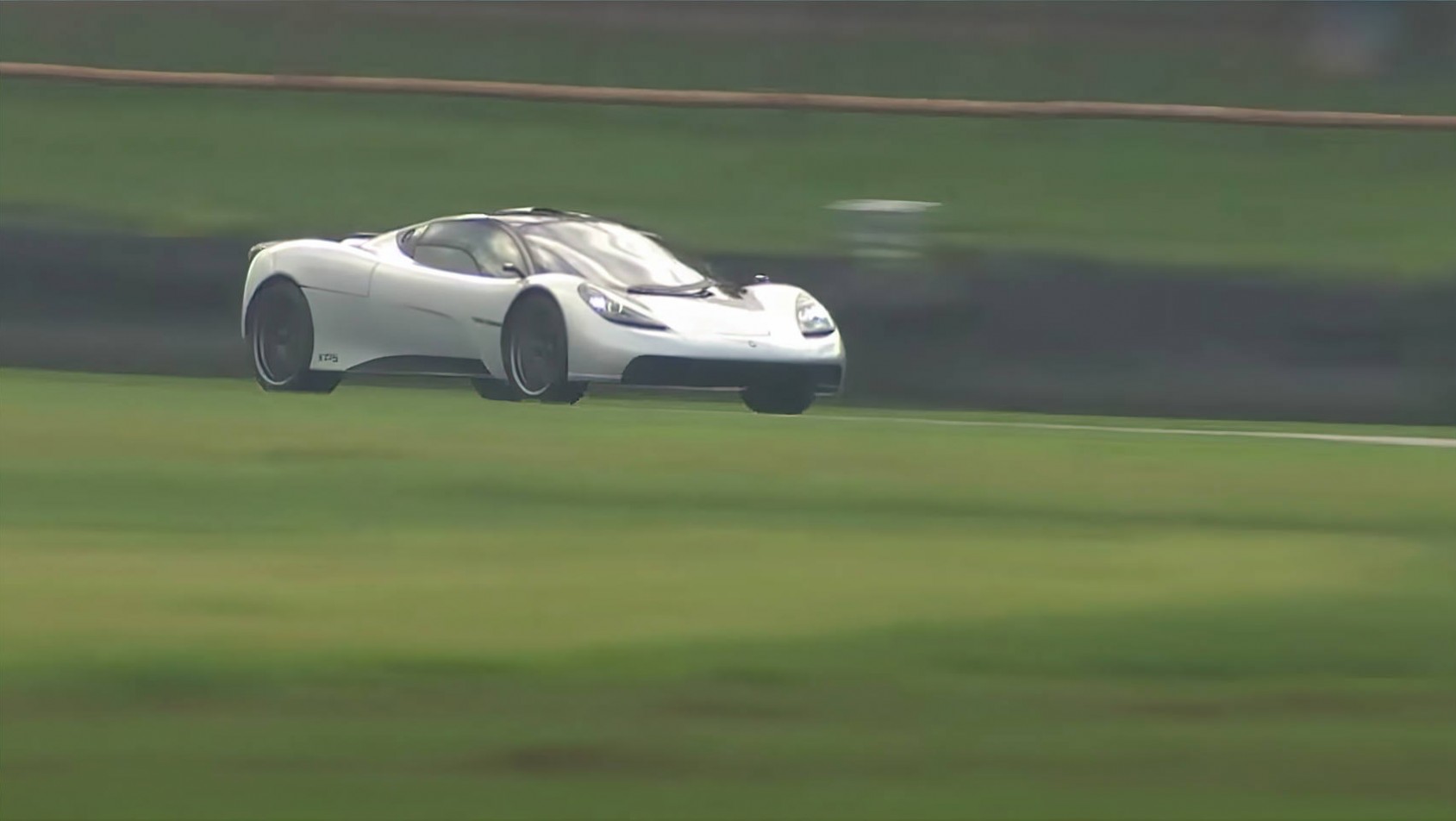 GMA T.50 występ w Goodwood