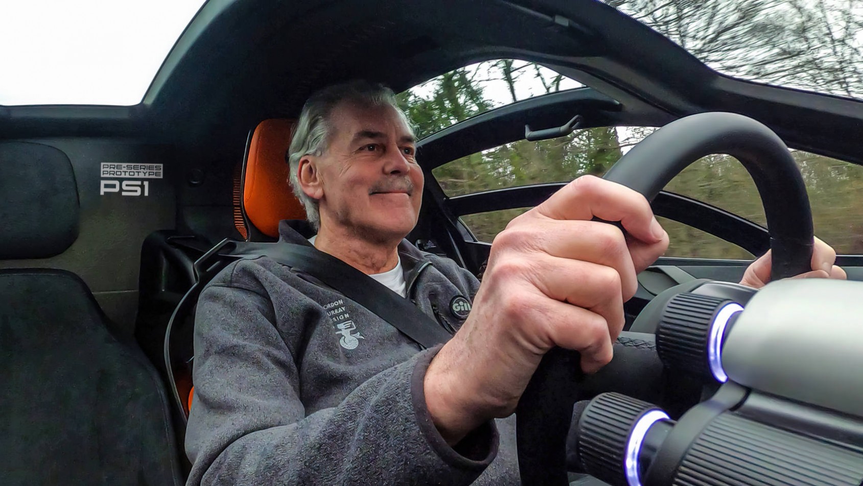 GMA T.50 Gordon Murray za kierownicą