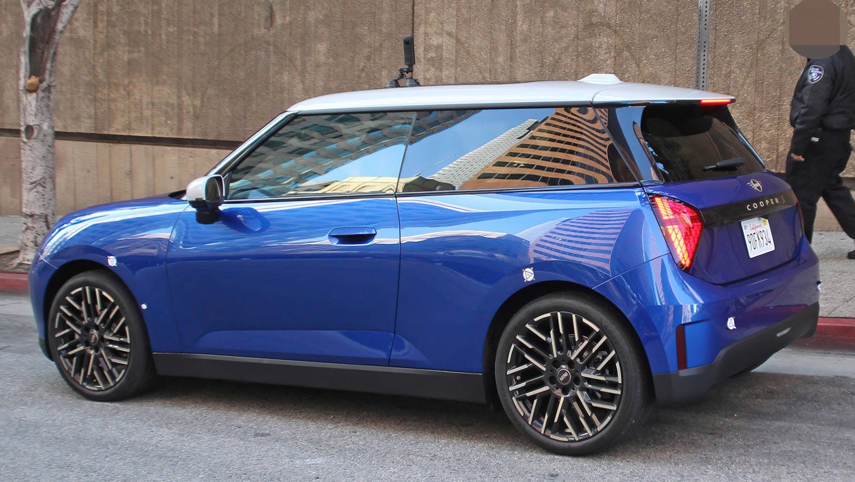 Mini Cooper SE lewy tył