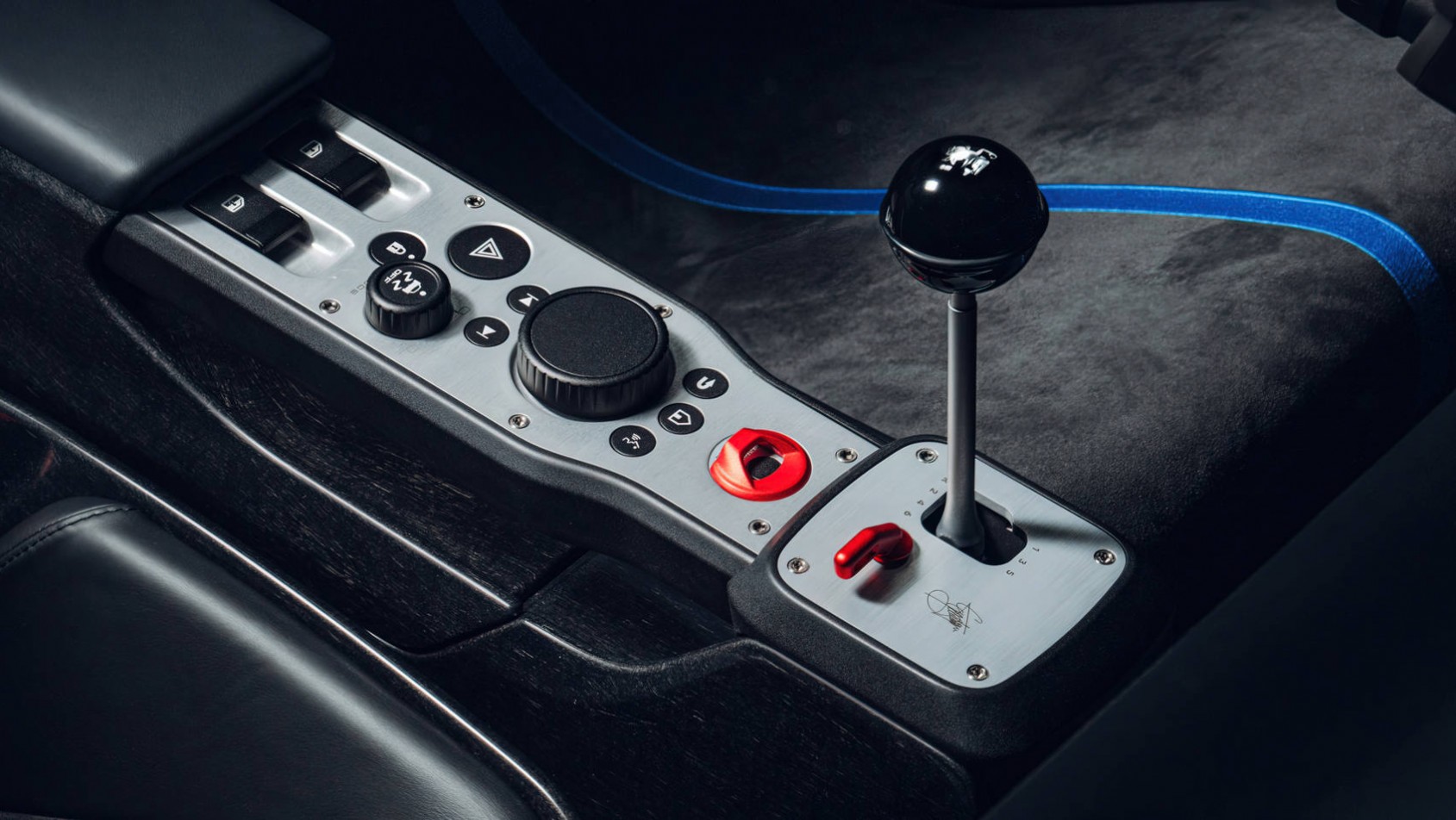 GMA T.33 Spider konsola środkowa