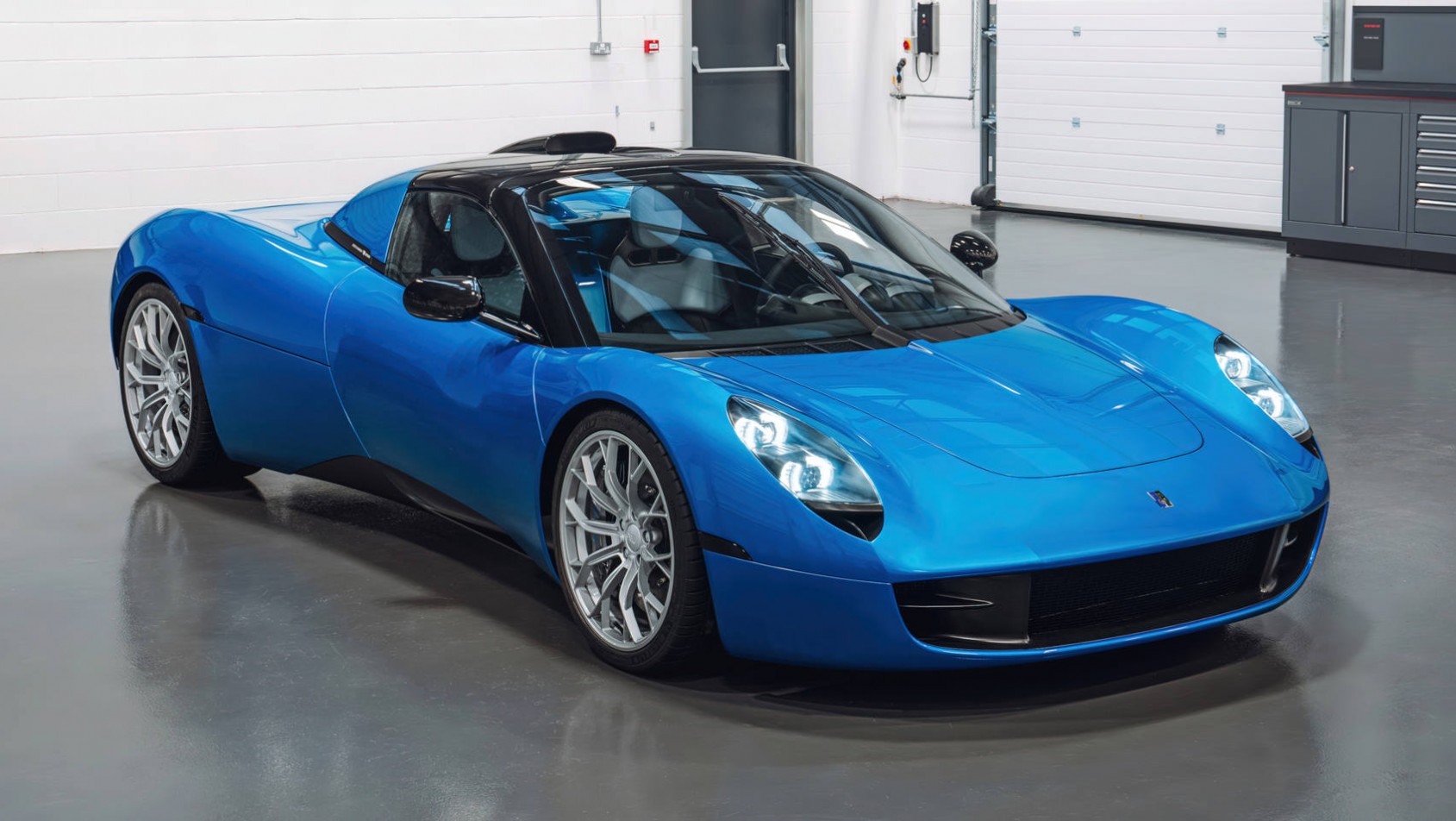 GMA T.33 Spider sylwetka przód