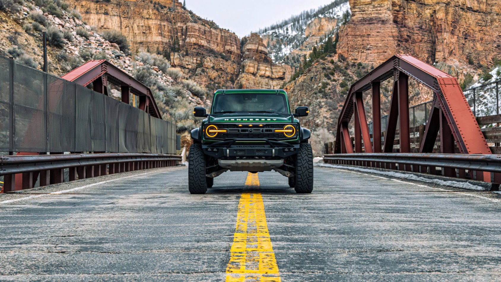 Ford Bronco Ford Bronco Hennessey VelociRaptor oddalenie