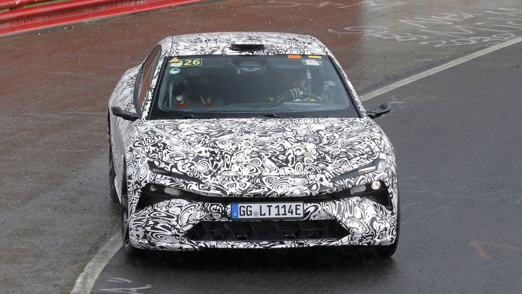 Lotus Emeya spyshot Nurbugring przód