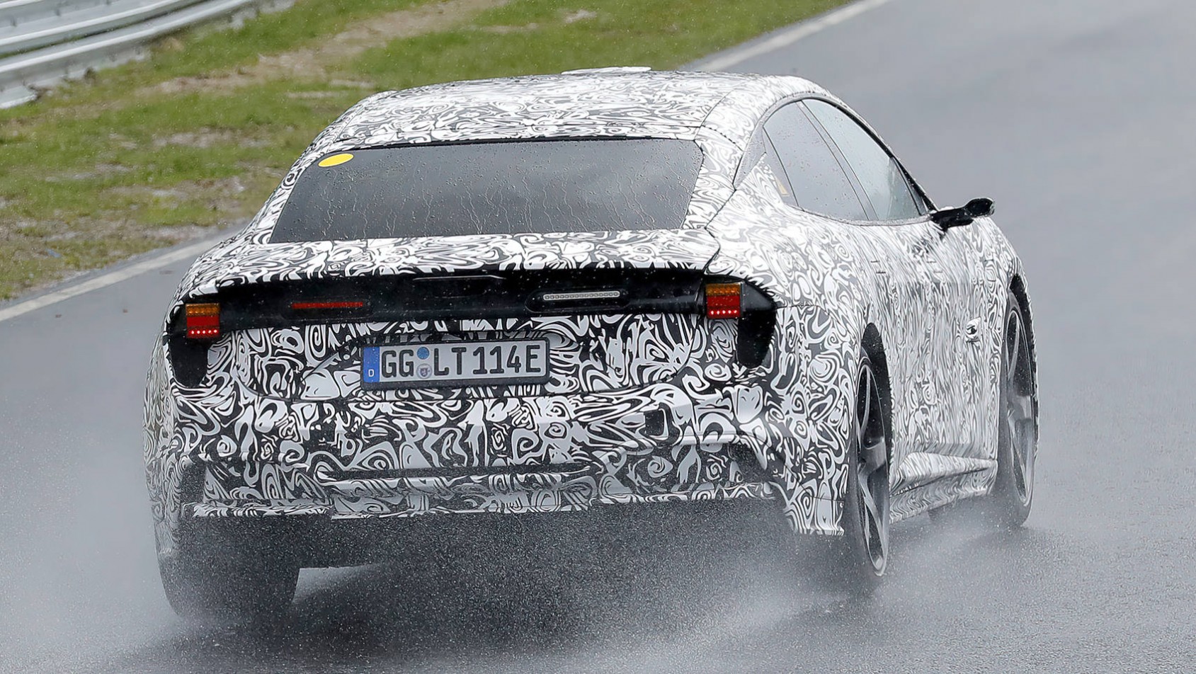 Lotus Emeya spyshot Nurbugring tył