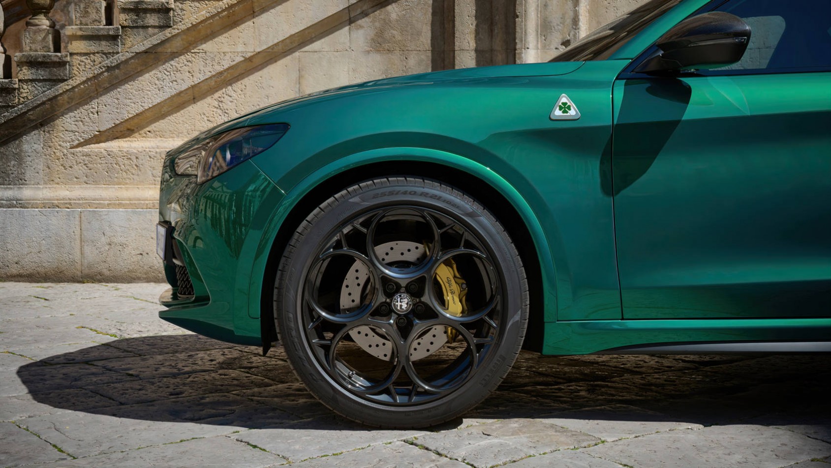 Alfa Romeo Stelvio Quadrifoglio 100th Anniversario detal błotnik