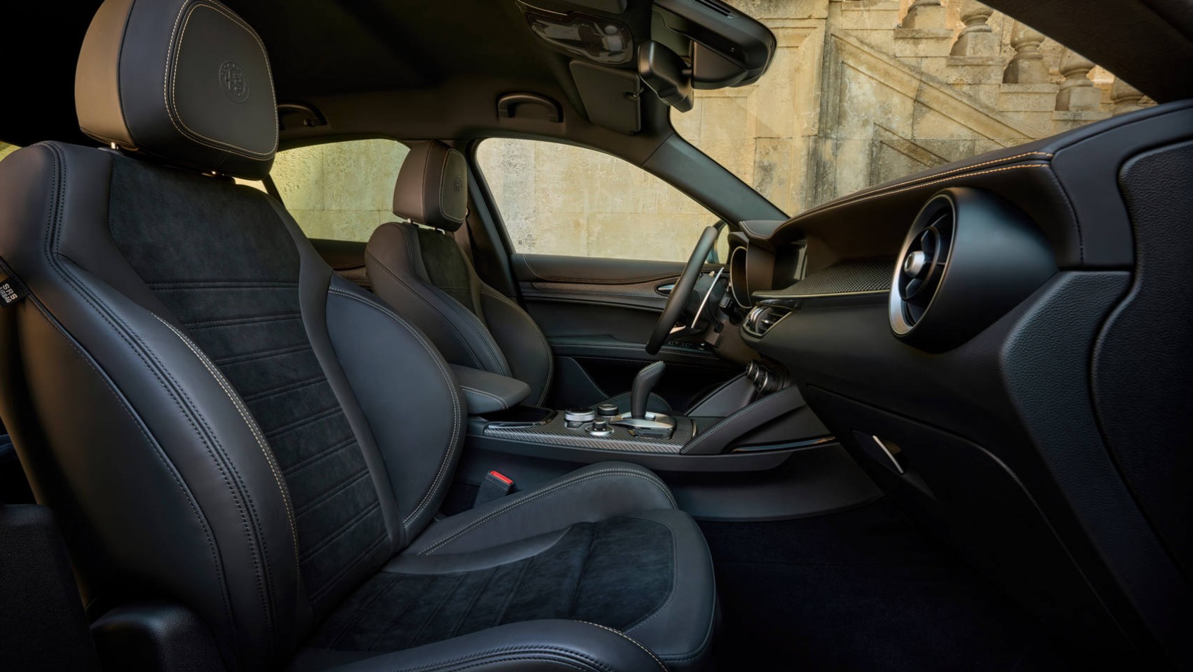 Alfa Romeo Giulia Q 100th Anniversario fotele