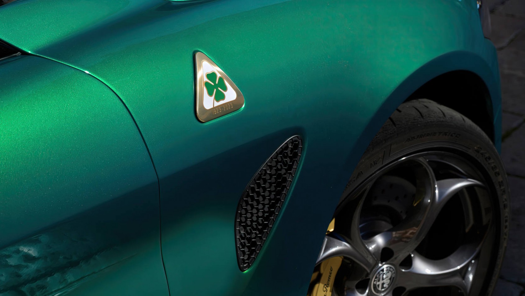 Alfa Romeo Giulia Q 100th Anniversario detal