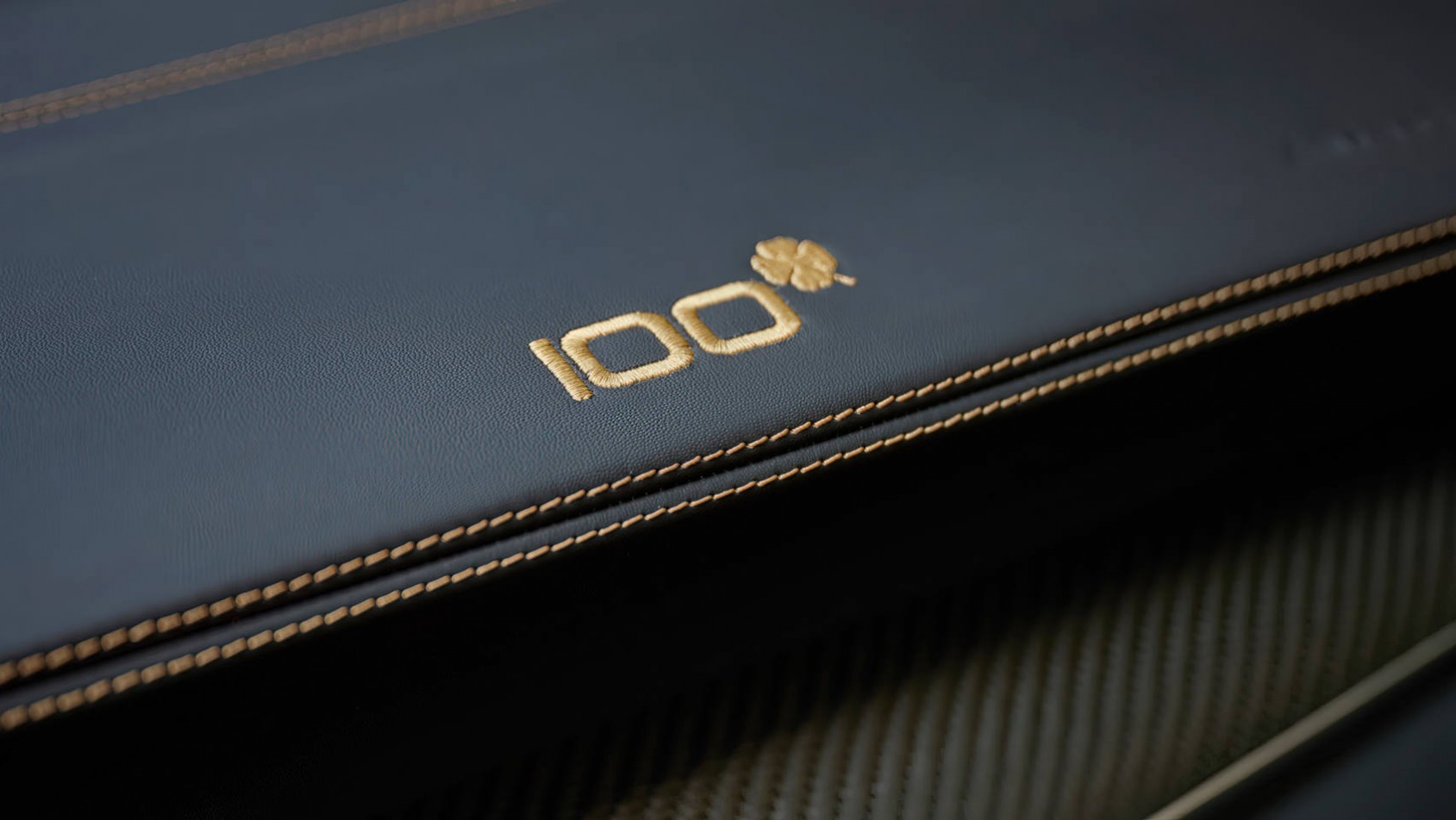 Alfa Romeo Giulia Q 100th Anniversario emblemat