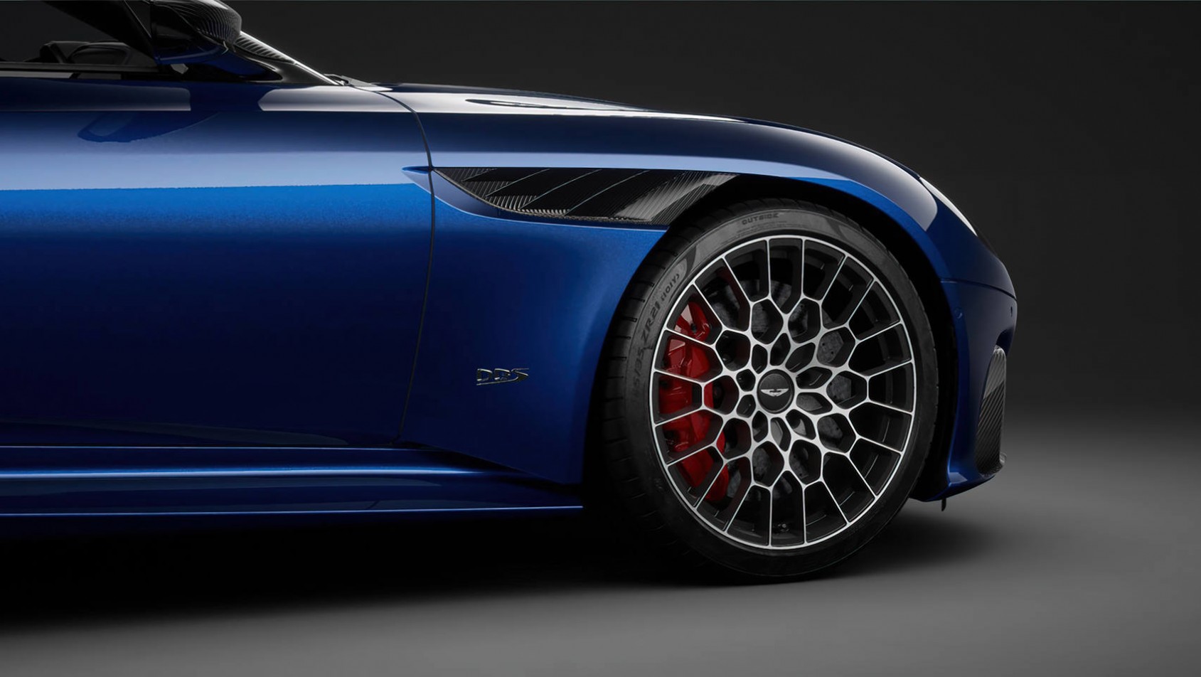 Aston Martin DBS 770 Ultimate Volante niebieski detal