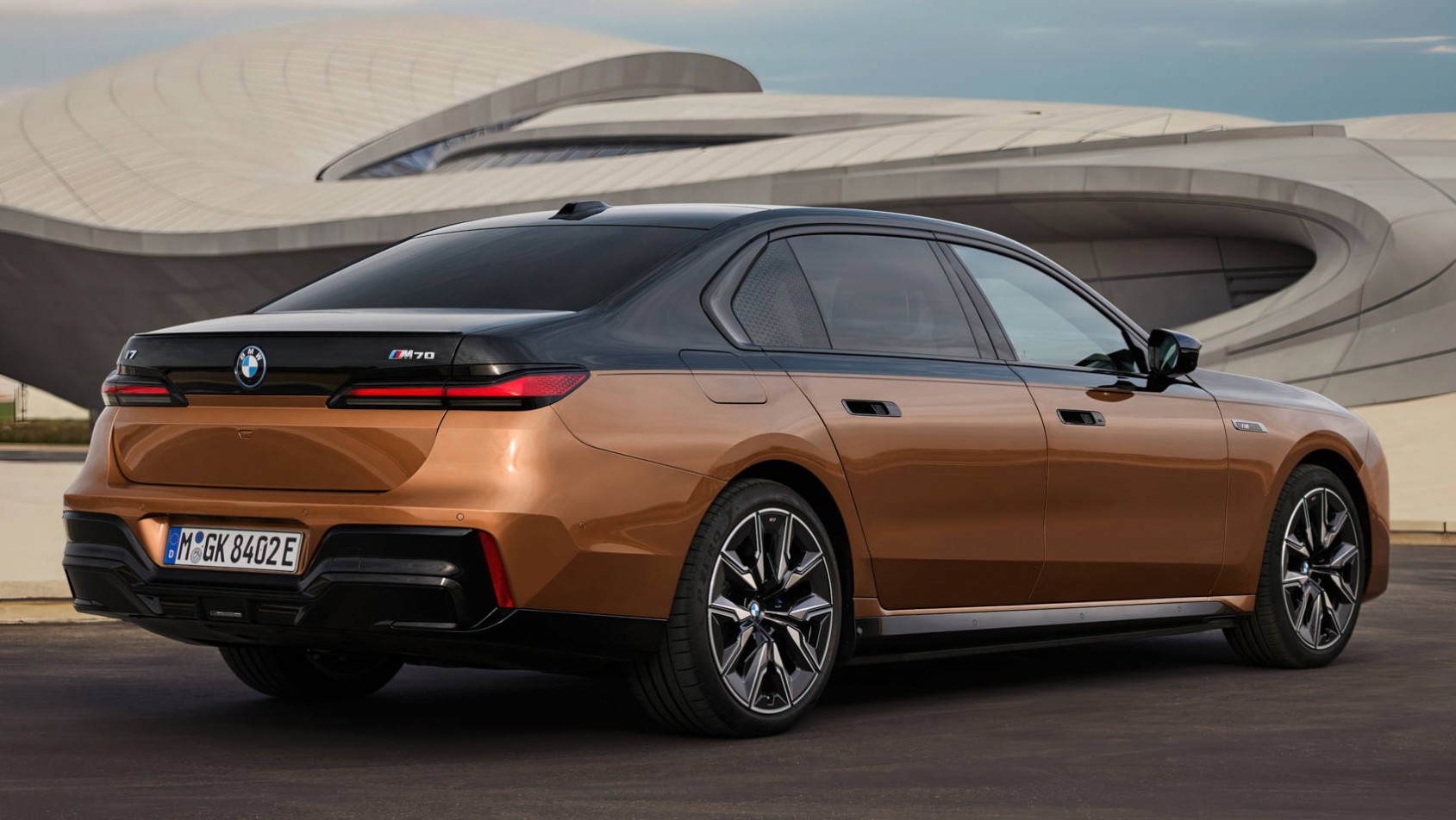 BMW i7 M70 sylwetka tył