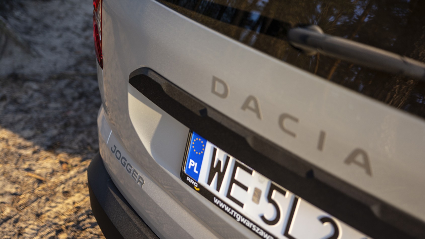 Test Dacia Jogger detal logo