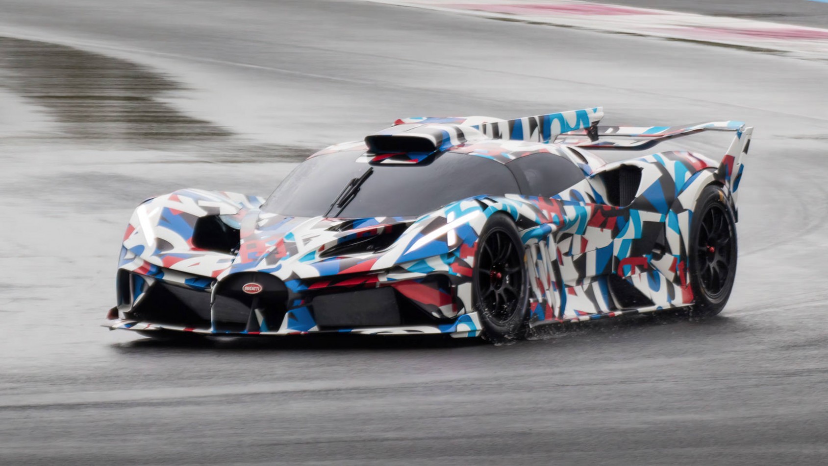 Bugatti Bolide Bugatti Bolide w maskowaniu przód