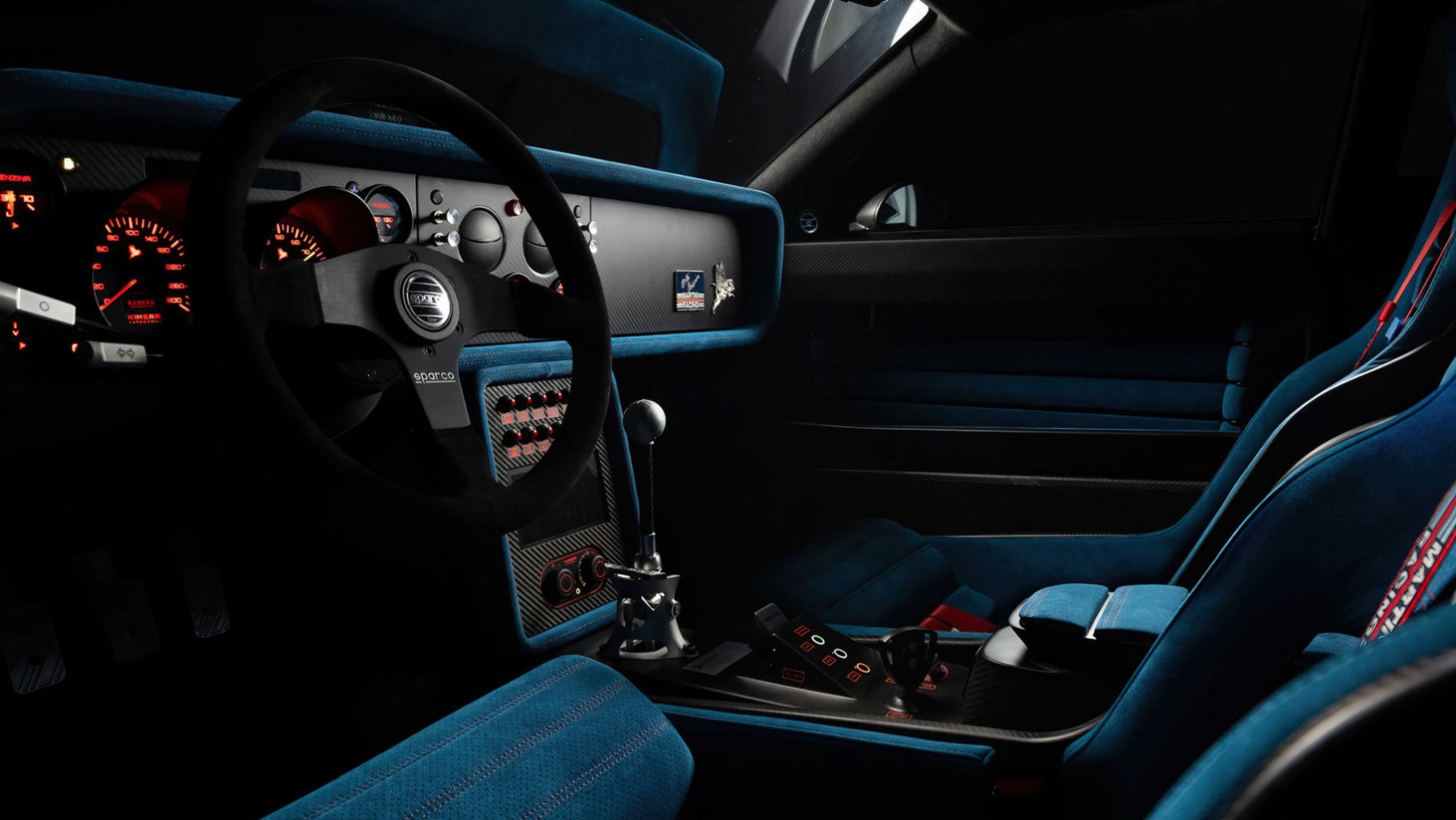 Lancia 037 Kimera EVO37 Martini 7 restomod wnętrze