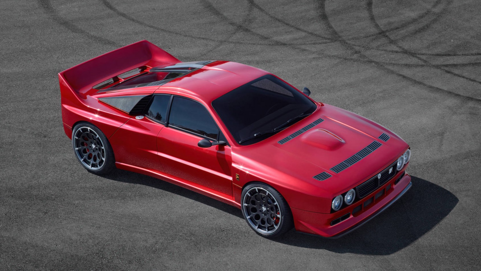 Lancia 037 Kimera EVO37 restomod z lotu ptaka