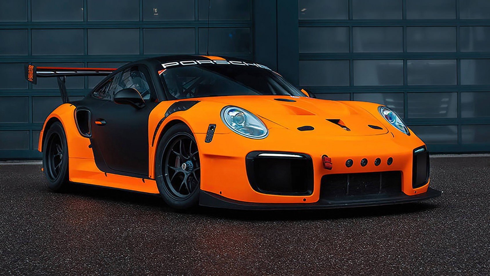 Porsche 911 GT2 RS 2023 Porsche 911 GT2 RS Clubsport Evo przód statycznie