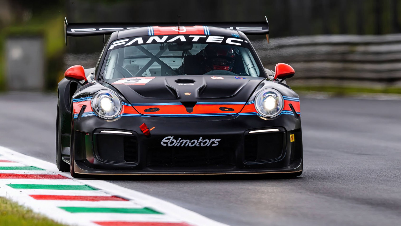 Porsche 911 GT2 RS 2023 Porsche 911 GT2 RS Clubsport Evo na torze